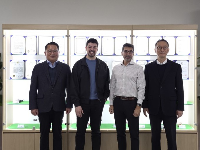 미국 호버플라이 경영진, 케이알엠 신...